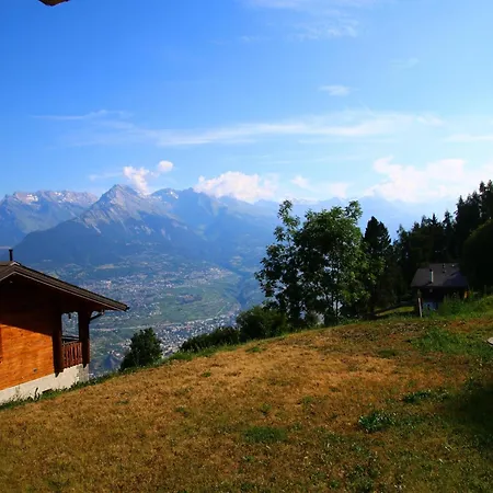 Authentic With Mountain Views